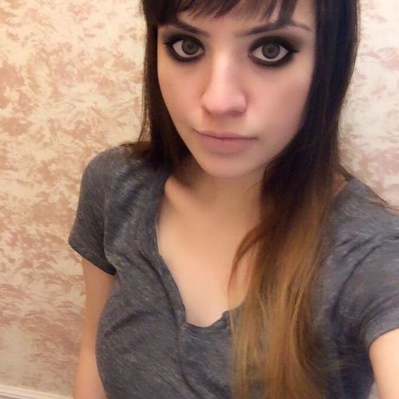 Meet your Posher, Hannah - Picture 1 of 1